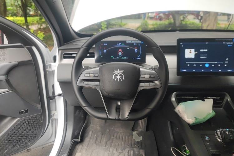Used BYD Qin PLUS 2025 DM-i Smart Drive 55KM Leading Model Steering Wheel