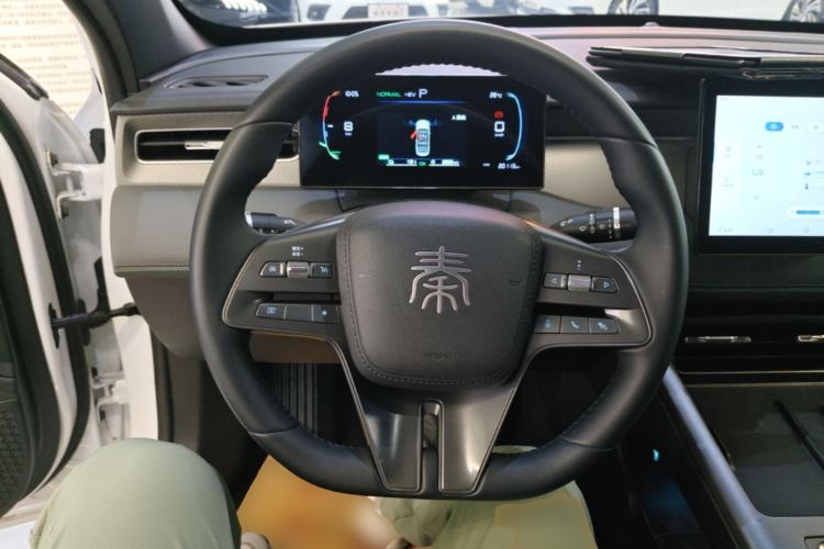 Used BYD Qin PLUS 2025 DM-i Smart Drive 55KM Leading Model Steering Wheel