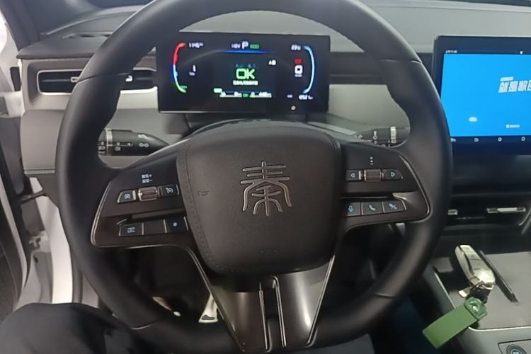 Used BYD Qin PLUS 2025 DM-i Smart Drive 55KM Leading Model Steering Wheel
