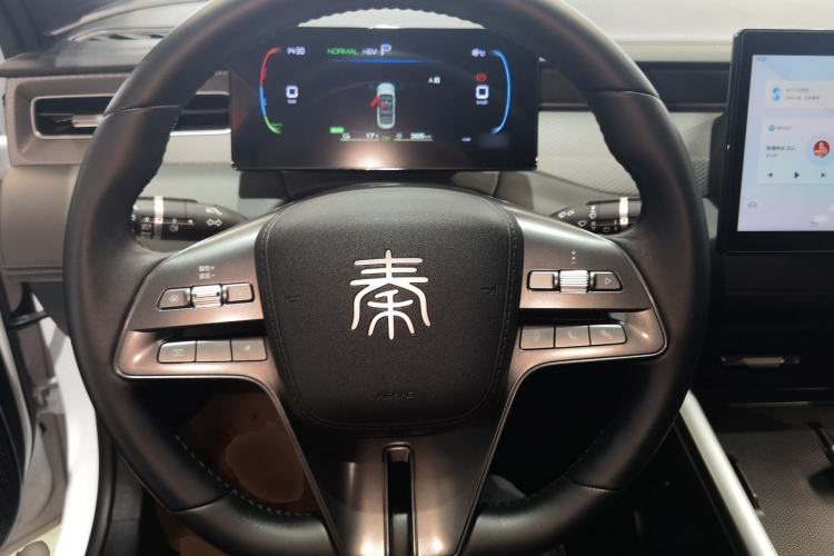 Used BYD Qin PLUS 2025 DM-i Smart Drive 55KM Leading Model Steering Wheel