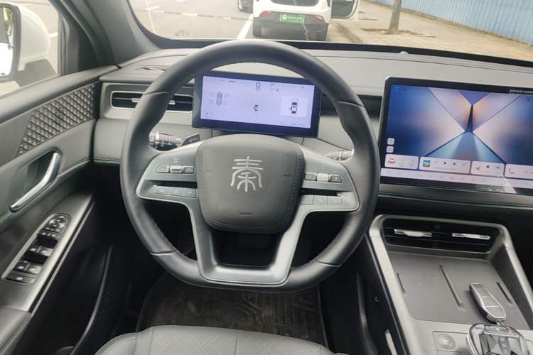 Used BYD Qin PLUS 2025 DM-i Smart Drive 120KM Superior Model Steering Wheel