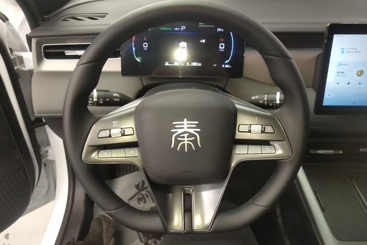 Used BYD Qin PLUS 2025 DM-i Smart Drive 55KM Leading Model Steering Wheel