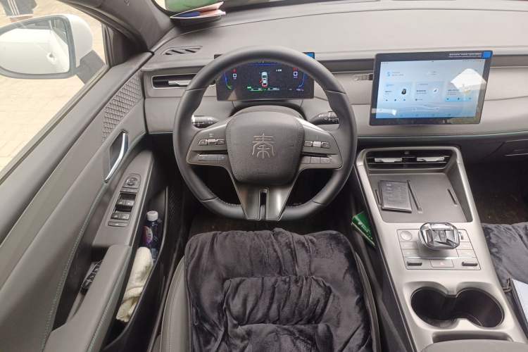 Used BYD Qin PLUS 2025 DM-i Smart Drive 55KM Leading Model Steering Wheel