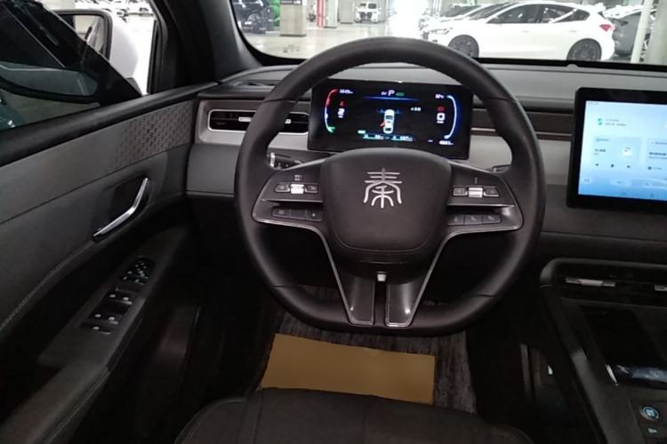 Used BYD Qin PLUS 2025 DM-i Smart Drive 55KM Leading Model Steering Wheel