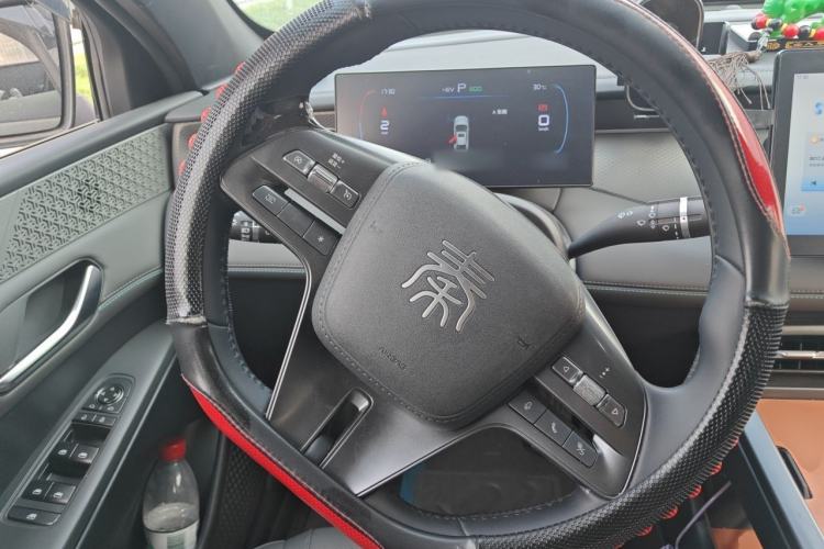 Used BYD Qin PLUS 2025 DM-i Smart Drive 55KM Beyond Model Steering Wheel