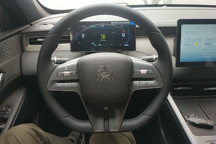 Used BYD Qin PLUS 2025 DM-i Smart Drive 55KM Leading Model Steering Wheel