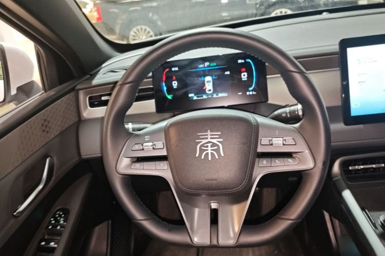 Used BYD Qin PLUS 2025 DM-i Smart Drive 55KM Leading Model Steering Wheel
