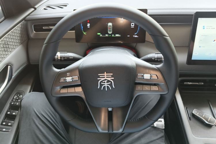 Used BYD Qin PLUS 2025 DM-i Smart Drive 55KM Leading Model Steering Wheel