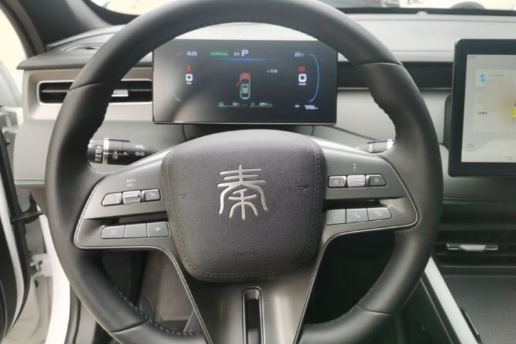 Used BYD Qin PLUS 2025 DM-i Smart Drive 55KM Leading Model Steering Wheel
