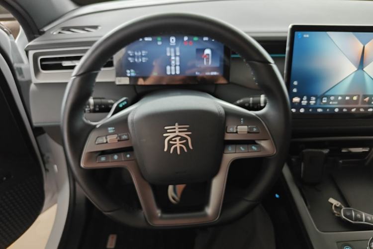 Used BYD Qin PLUS 2025 DM-i Smart Drive 120KM Superior Model Steering Wheel