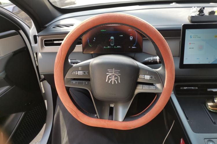 Used BYD Qin PLUS 2025 DM-i Smart Drive 55KM Leading Model Steering Wheel