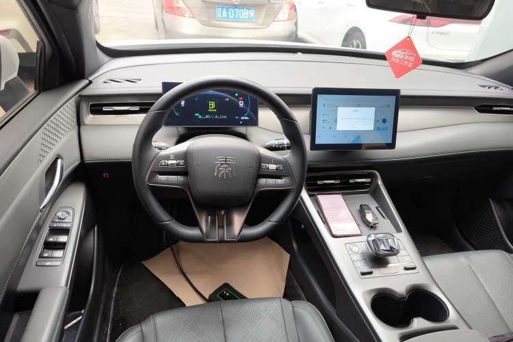 Used BYD Qin PLUS 2025 DM-i Smart Drive 55KM Leading Model Steering Wheel