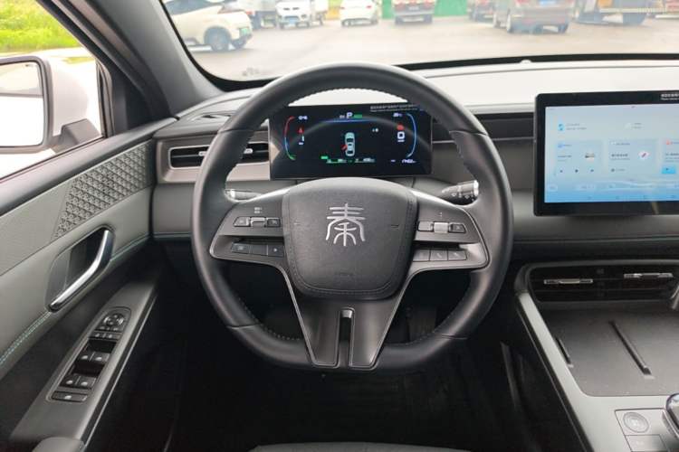 Used BYD Qin PLUS 2025 DM-i Smart Drive 55KM Leading Model Steering Wheel