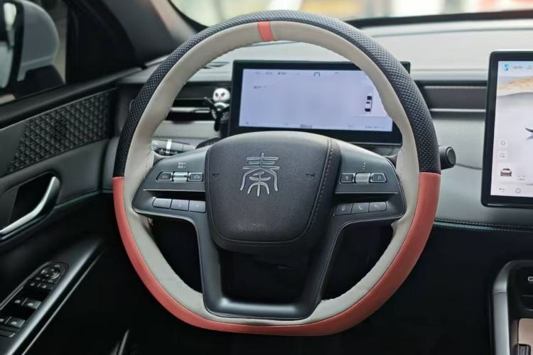 Used BYD Qin PLUS 2025 DM-i Smart Drive 55KM Beyond Model Steering Wheel