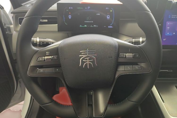 Used BYD Qin PLUS 2025 DM-i Smart Drive 55KM Leading Model Steering Wheel