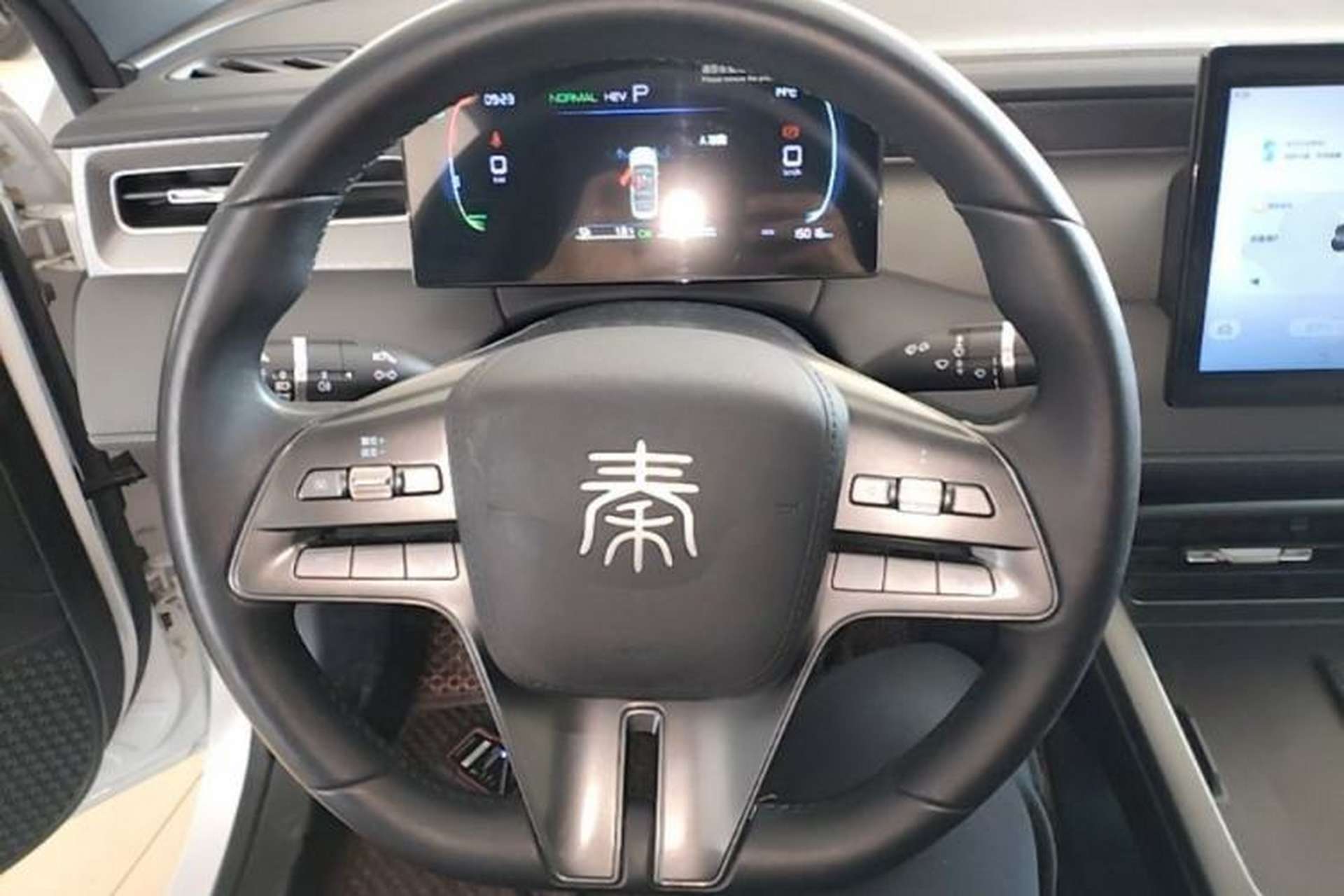 Used BYD Qin PLUS 2025 DM-i Smart Drive 55KM Leading Model Steering Wheel