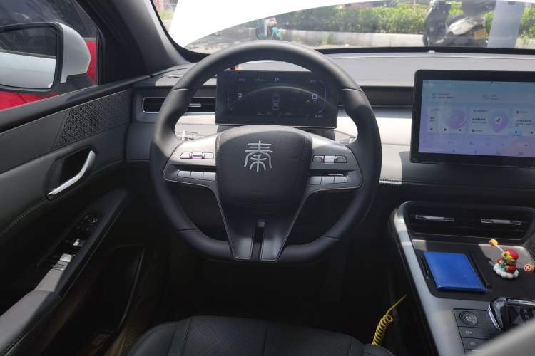 Used BYD Qin PLUS 2025 DM-i Smart Drive 55KM Leading Model Steering Wheel