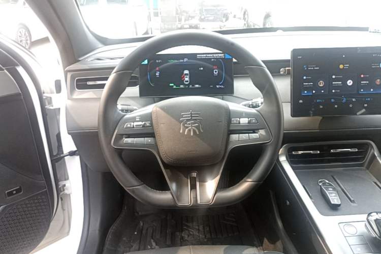 Used BYD Qin PLUS 2025 DM-i Smart Drive 55KM Leading Model Steering Wheel