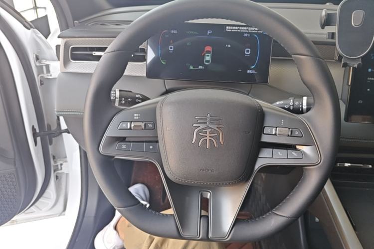 Used BYD Qin PLUS 2025 DM-i Smart Drive 55KM Leading Model Steering Wheel