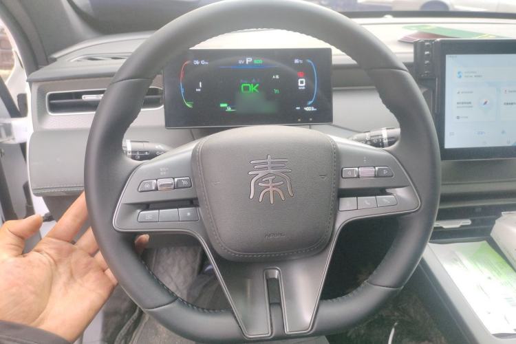 Used BYD Qin PLUS 2025 DM-i Smart Drive 55KM Leading Model Steering Wheel