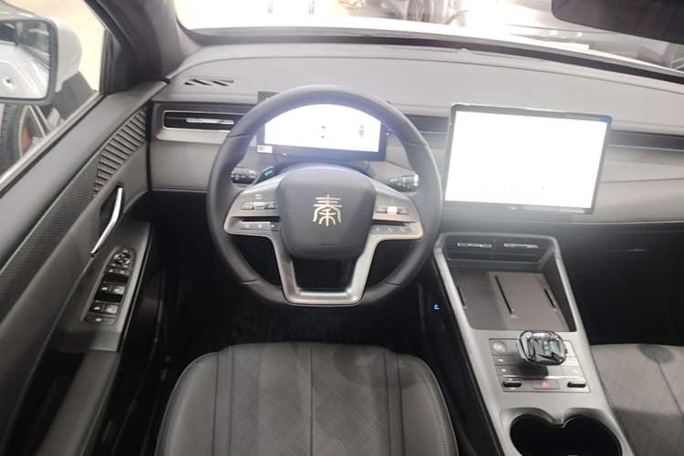Used BYD Qin PLUS 2025 DM-i Smart Drive 120KM Superior Model Steering Wheel