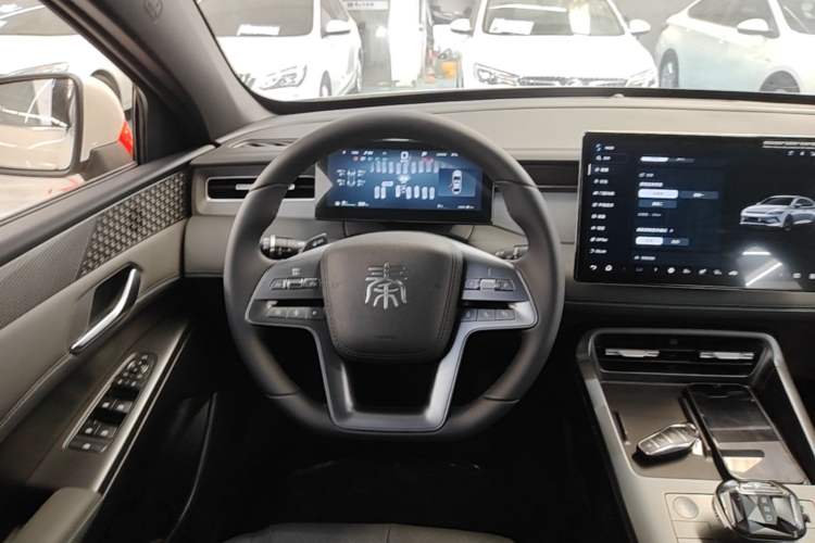 Used BYD Qin PLUS 2025 EV Smart Drive Edition 510KM Leading Model Steering Wheel