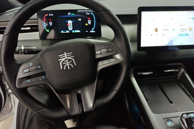 Used BYD Qin PLUS 2025 DM-i Smart Drive 55KM Leading Model Steering Wheel