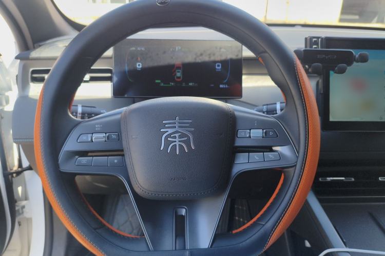 Used BYD Qin PLUS 2025 DM-i Smart Drive 55KM Leading Model Steering Wheel