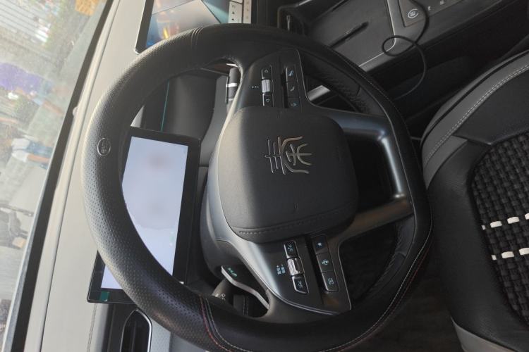 Used BYD Qin PLUS 2025 DM-i Smart Drive 120KM Superior Model Steering Wheel