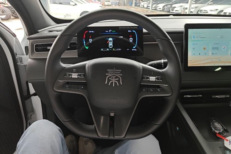 Used BYD Qin PLUS 2025 DM-i Smart Drive 55KM Leading Model Steering Wheel