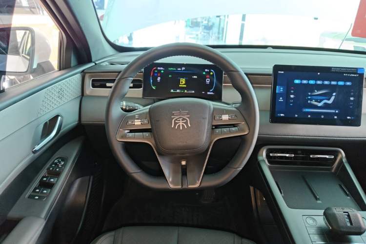 Used BYD Qin PLUS 2025 DM-i Smart Drive 55KM Leading Model Steering Wheel