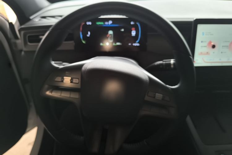 Used BYD Qin PLUS 2025 DM-i Smart Drive 55KM Leading Model Steering Wheel