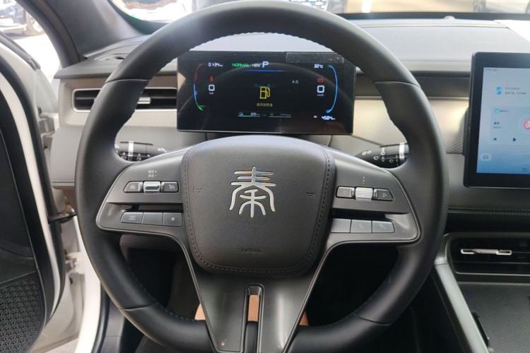 Used BYD Qin PLUS 2025 DM-i Smart Drive 55KM Leading Model Steering Wheel