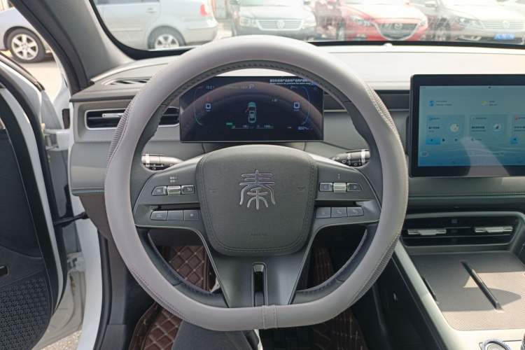 Used BYD Qin PLUS 2025 DM-i Smart Drive 55KM Leading Model Steering Wheel