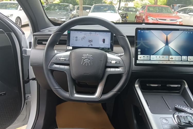 Used BYD Qin PLUS 2025 DM-i Smart Drive 120KM Superior Model Steering Wheel