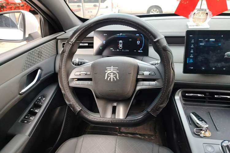 Used BYD Qin PLUS 2025 DM-i Smart Drive 55KM Leading Model Steering Wheel