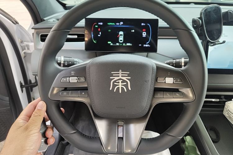 Used BYD Qin PLUS 2025 DM-i Smart Drive 55KM Leading Model Steering Wheel