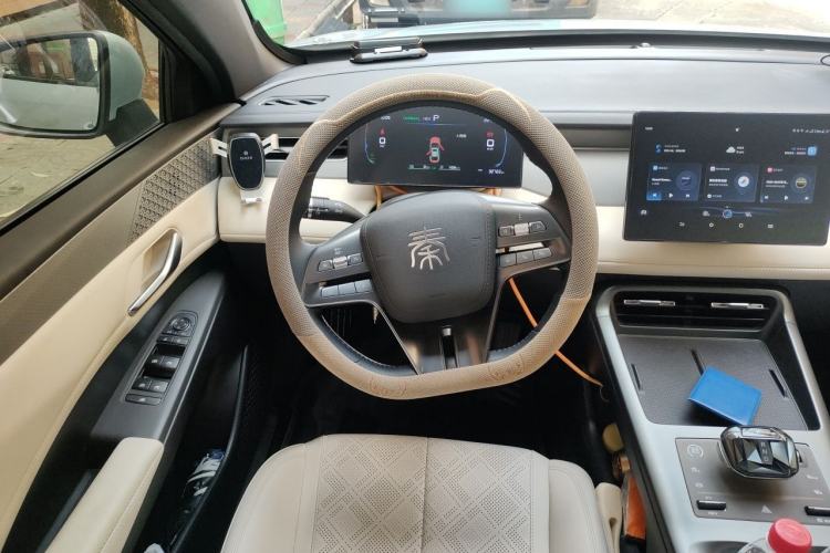 Used BYD Qin PLUS 2025 DM-i Smart Drive 55KM Leading Model Steering Wheel