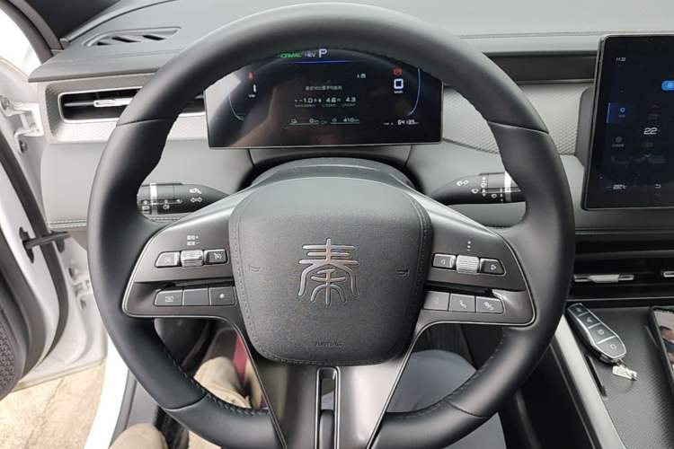 Used BYD Qin PLUS 2025 DM-i Smart Drive 55KM Leading Model Steering Wheel