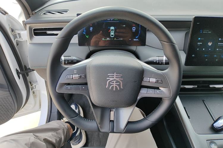 Used BYD Qin PLUS 2025 DM-i Smart Drive 55KM Leading Model Steering Wheel