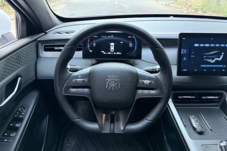 Used BYD Qin PLUS 2025 DM-i Smart Drive 55KM Leading Model Steering Wheel