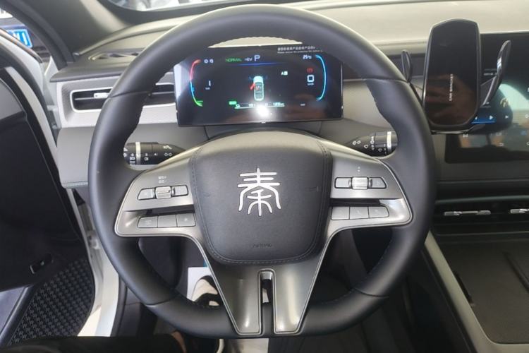 Used BYD Qin PLUS 2025 DM-i Smart Drive 55KM Leading Model Steering Wheel