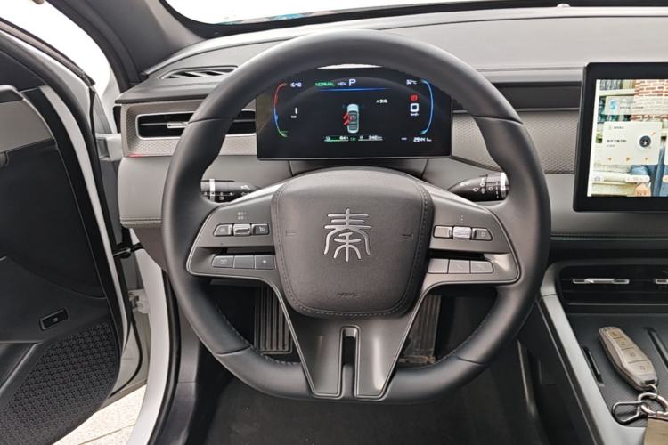 Used BYD Qin PLUS 2025 DM-i Smart Drive 55KM Leading Model Steering Wheel
