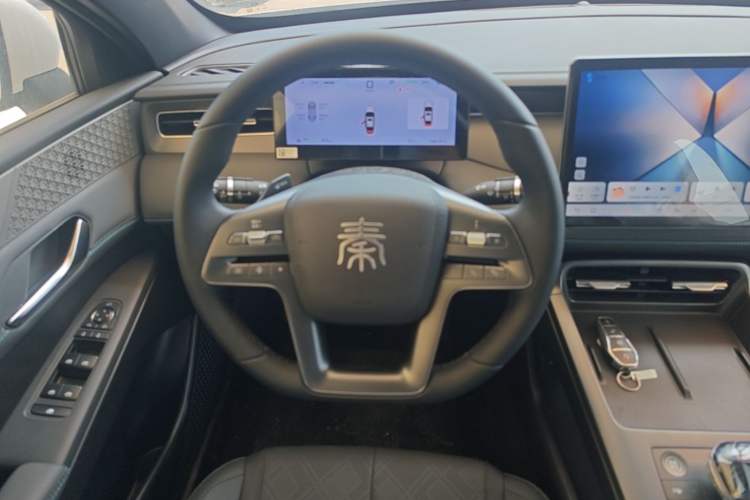 Used BYD Qin PLUS 2025 EV Smart Drive Edition 420KM Leading Model Steering Wheel