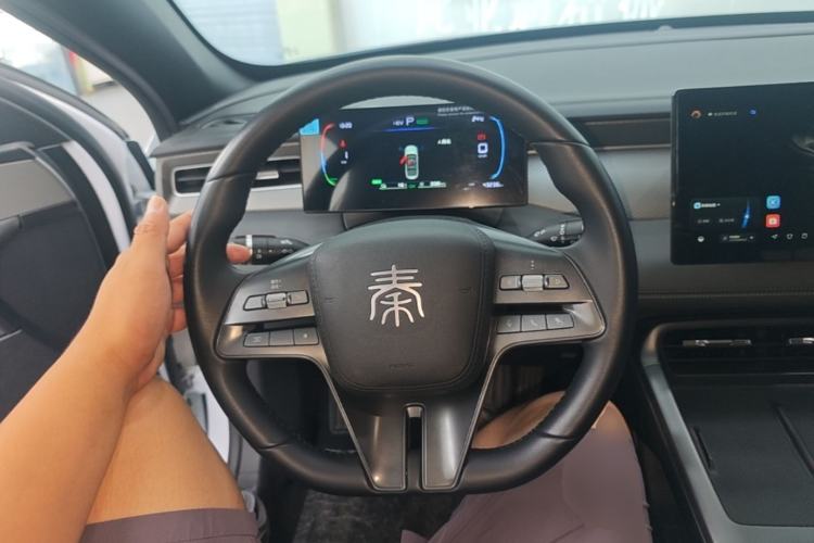 Used BYD Qin PLUS 2025 DM-i Smart Drive 55KM Leading Model Steering Wheel