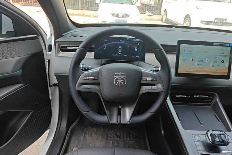 Used BYD Qin PLUS 2025 DM-i Smart Drive 55KM Leading Model Steering Wheel