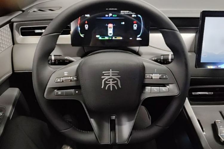 Used BYD Qin PLUS 2025 DM-i Smart Drive 55KM Leading Model Steering Wheel