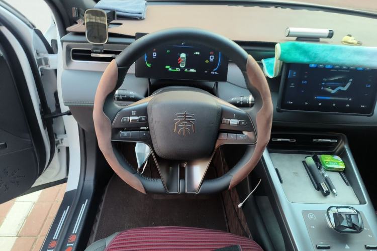 Used BYD Qin PLUS 2025 DM-i Smart Drive 55KM Leading Model Steering Wheel