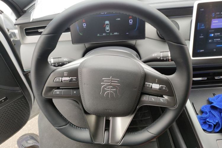 Used BYD Qin PLUS 2025 DM-i Smart Drive 55KM Leading Model Steering Wheel