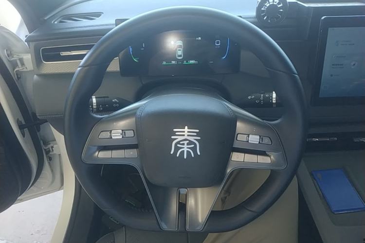 Used BYD Qin PLUS 2025 DM-i Smart Drive 55KM Leading Model Steering Wheel